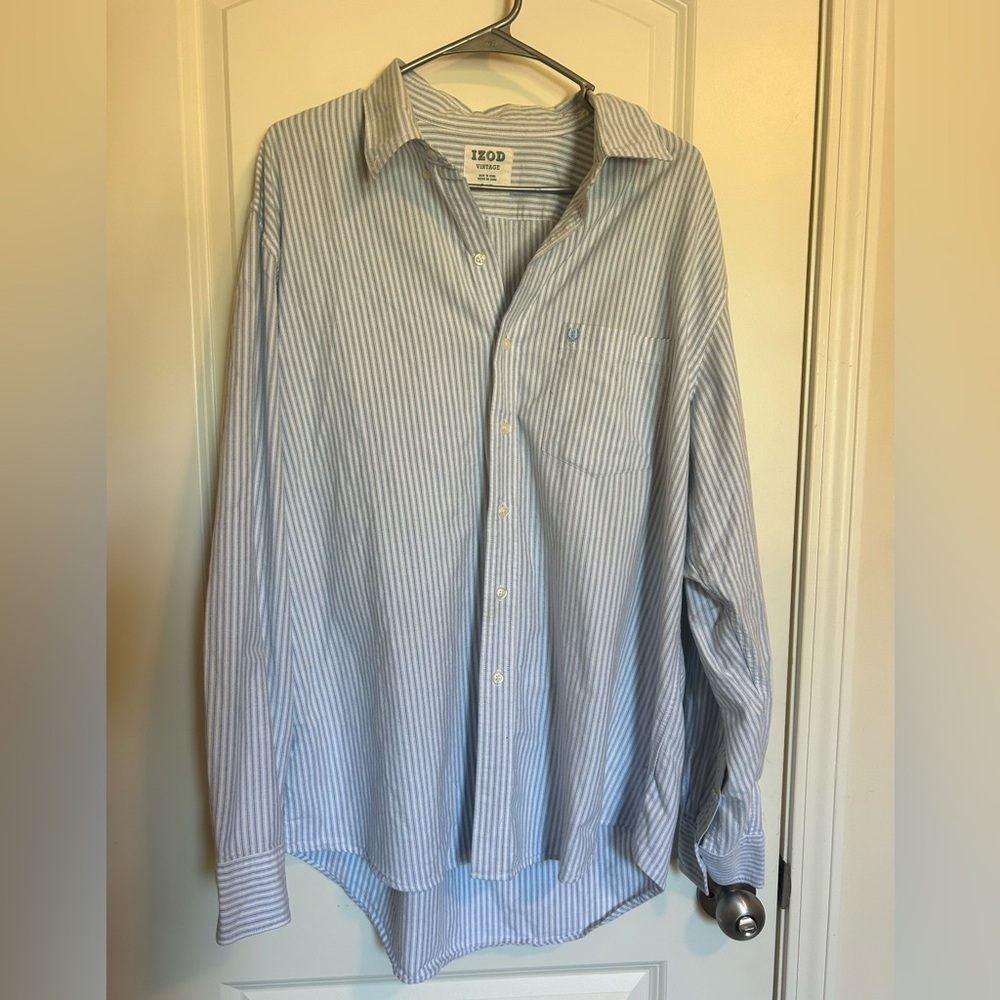 Izod vintage blue and white striped collared button down shirt
